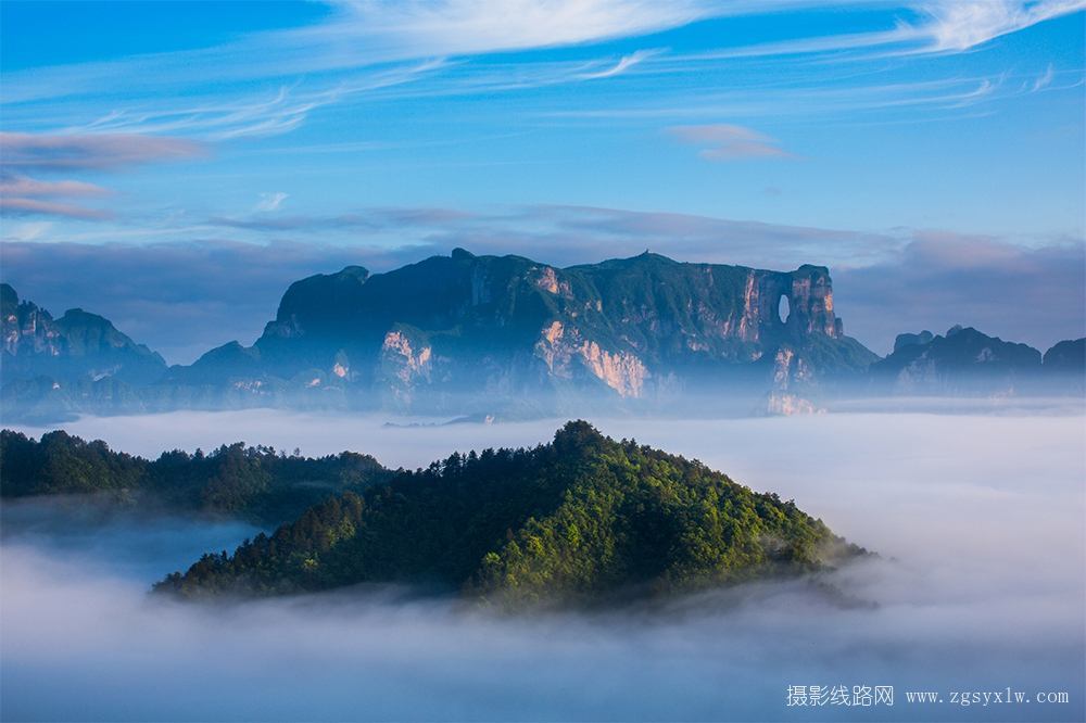 远眺天门山