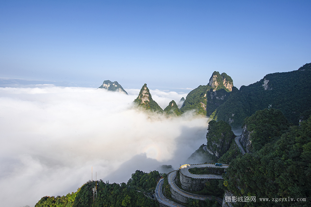 佛光映照天门山