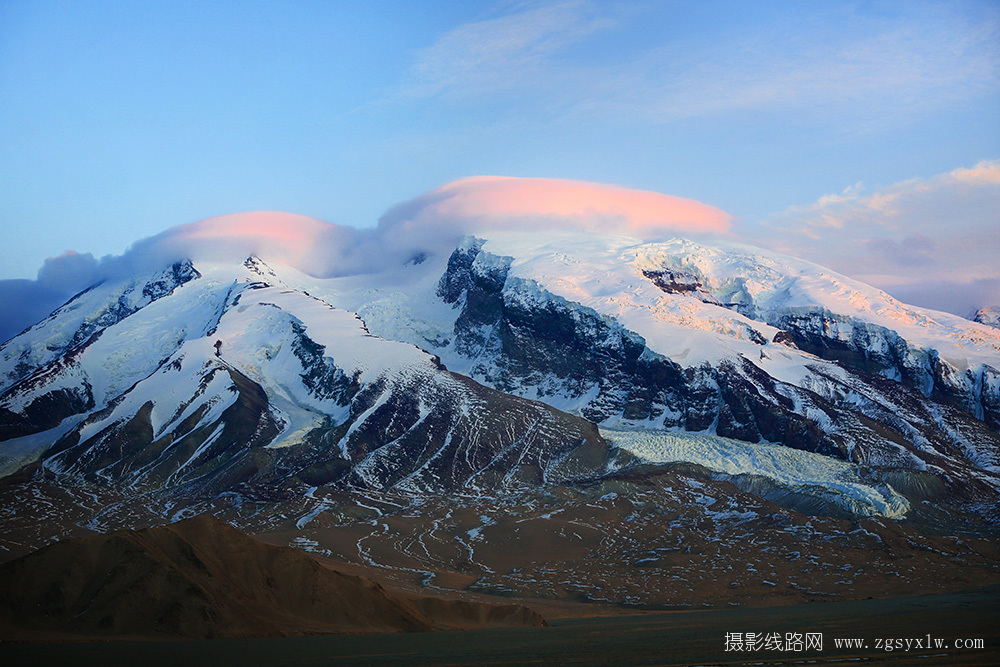 慕士塔格峰之红云当头