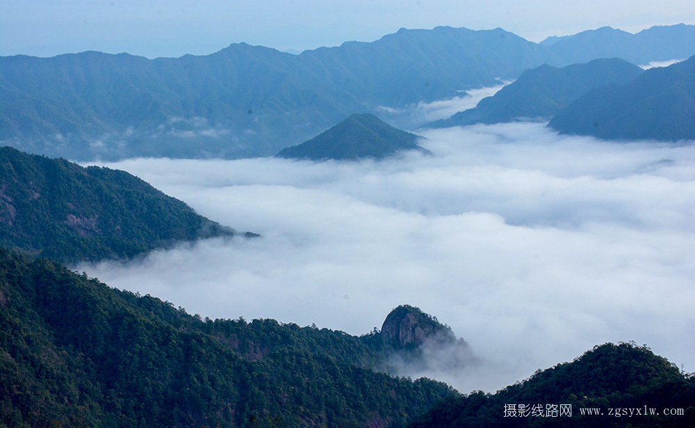 重峦叠嶂