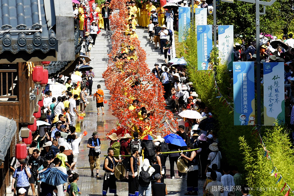 百米水龙祈丰年