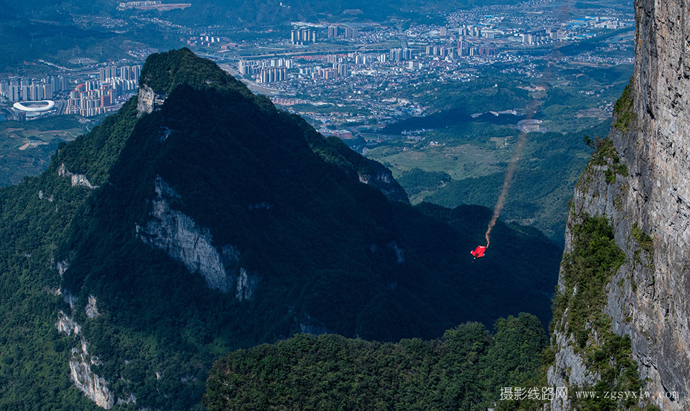 翼装侠飞跃仙山