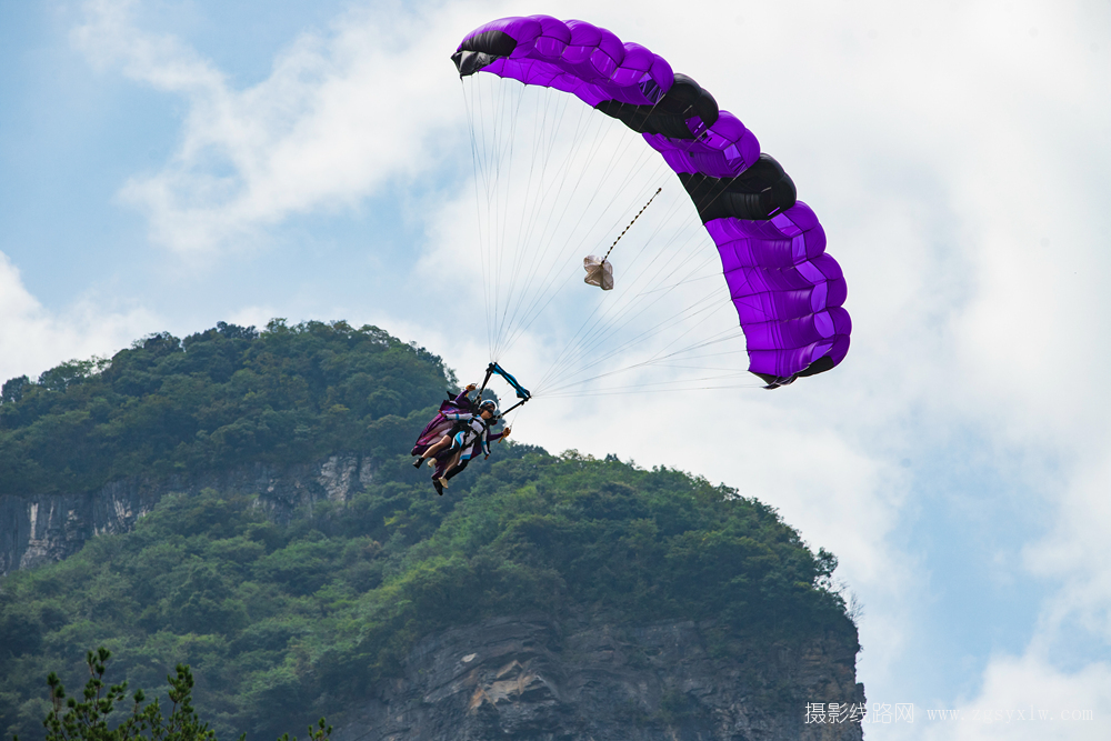 体验翼装飞行伴飞