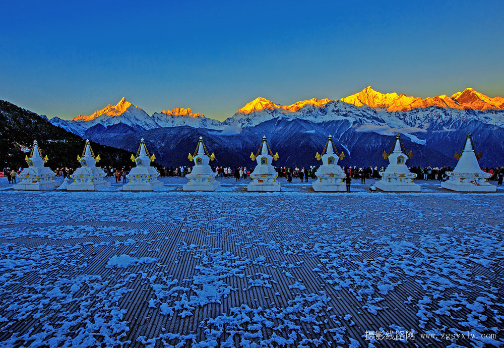 梅里雪山之日照金山