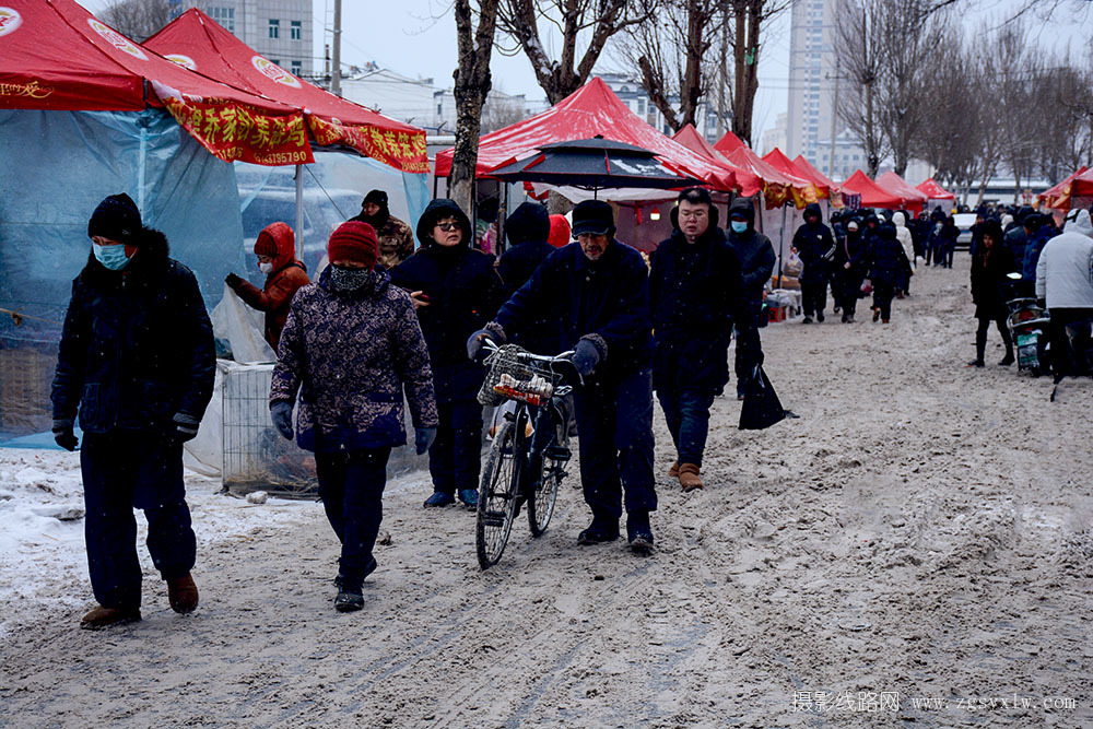 雪中早市