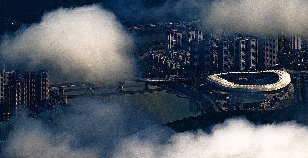 掩映