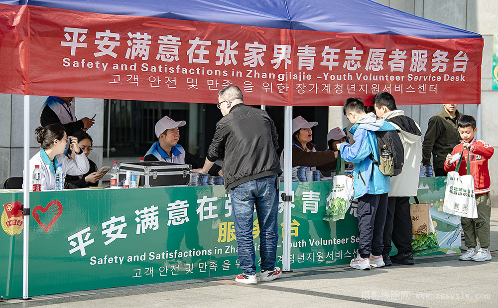 志愿者在五一
