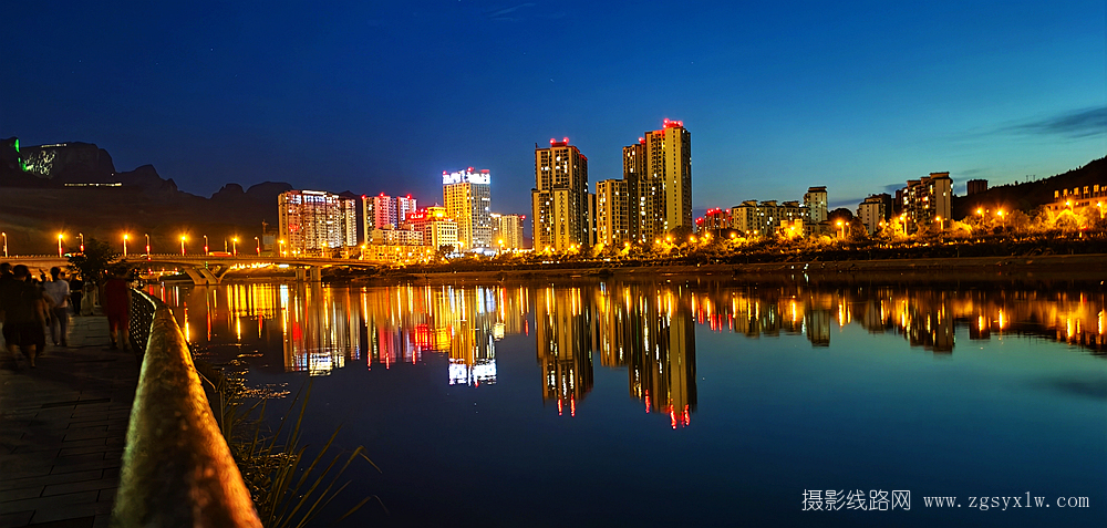 灯火辉煌的鹭鸶湾