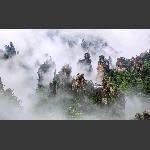 雾缭群峰