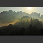 清风峡谷晨景