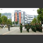 张家界:入学新生军训忙