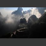 雾绕仙山