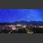 交相辉映