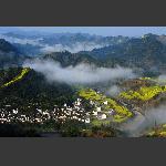 春满山村