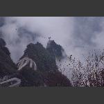 雾绕天门山