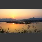 夕照木龙潭