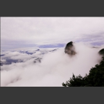 雾绕天门山