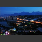 城市夜景一角