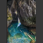 溪水