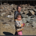 丹巴藏寨小兄妹