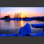 翠峦河畔夕阳红