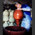 手工制陶