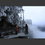 天门山雪挂