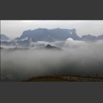 云雾缭绕天门山