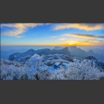 银装素裹天门山