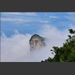 雾锁雄峰