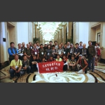市老年大学摄影班碧桂园合影