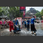 欢乐泼水节