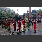 草龙狂欢＂六月六＂