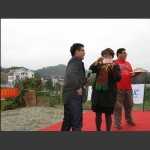 老农村  有钱进