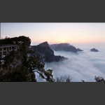 夕阳云瀑绕天界