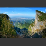 两岸青山相对出