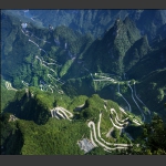 《玉带绕山间》