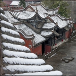 古刹迎雪