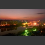 夕阳下的建设工地