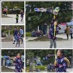 玩泡泡的小女孩