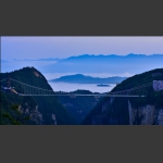 《峡谷晨韵》