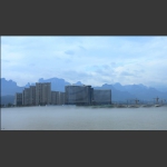 雾中高楼