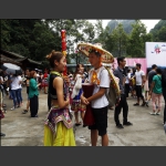 摸米女儿会上的恋情