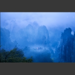《烟雨张家界》