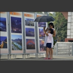 母女看影展