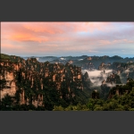 晚霞映石峰