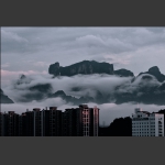 云绕天门