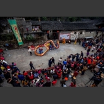 闹新春