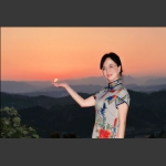 旗袍与夕阳