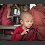 想心事的小沙弥